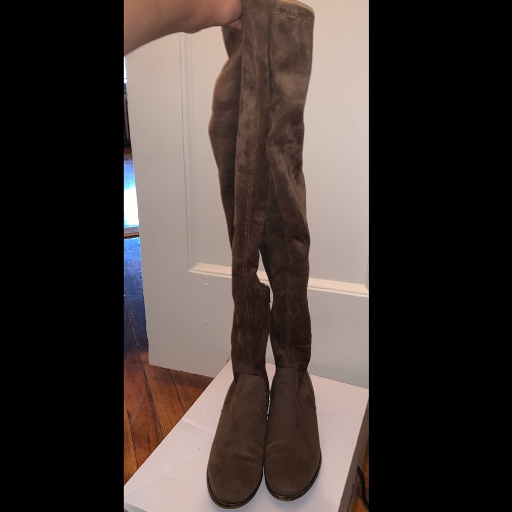 Over the knee Aldo boot